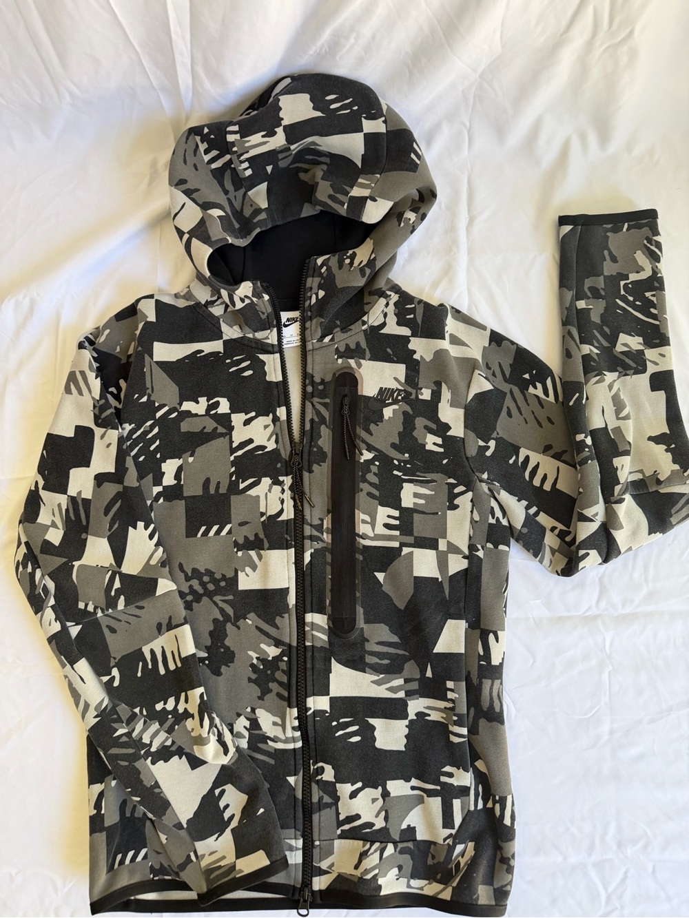 Nike YouthGrey Camo Hooded Jacket